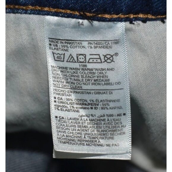 Old Navy Ladies Denim Cut Off Raw Hem Shorts Size 14 American Flag Embroidered - Picture 8 of 9